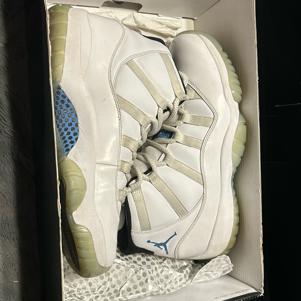 Men’s Jordan retro basketball shoes